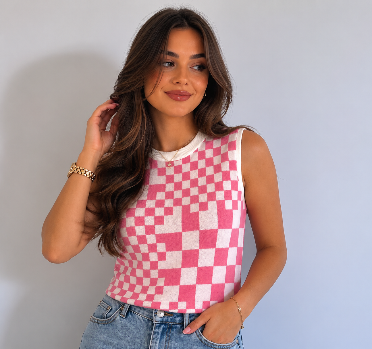 Top tricotat roz cu model geometric modern