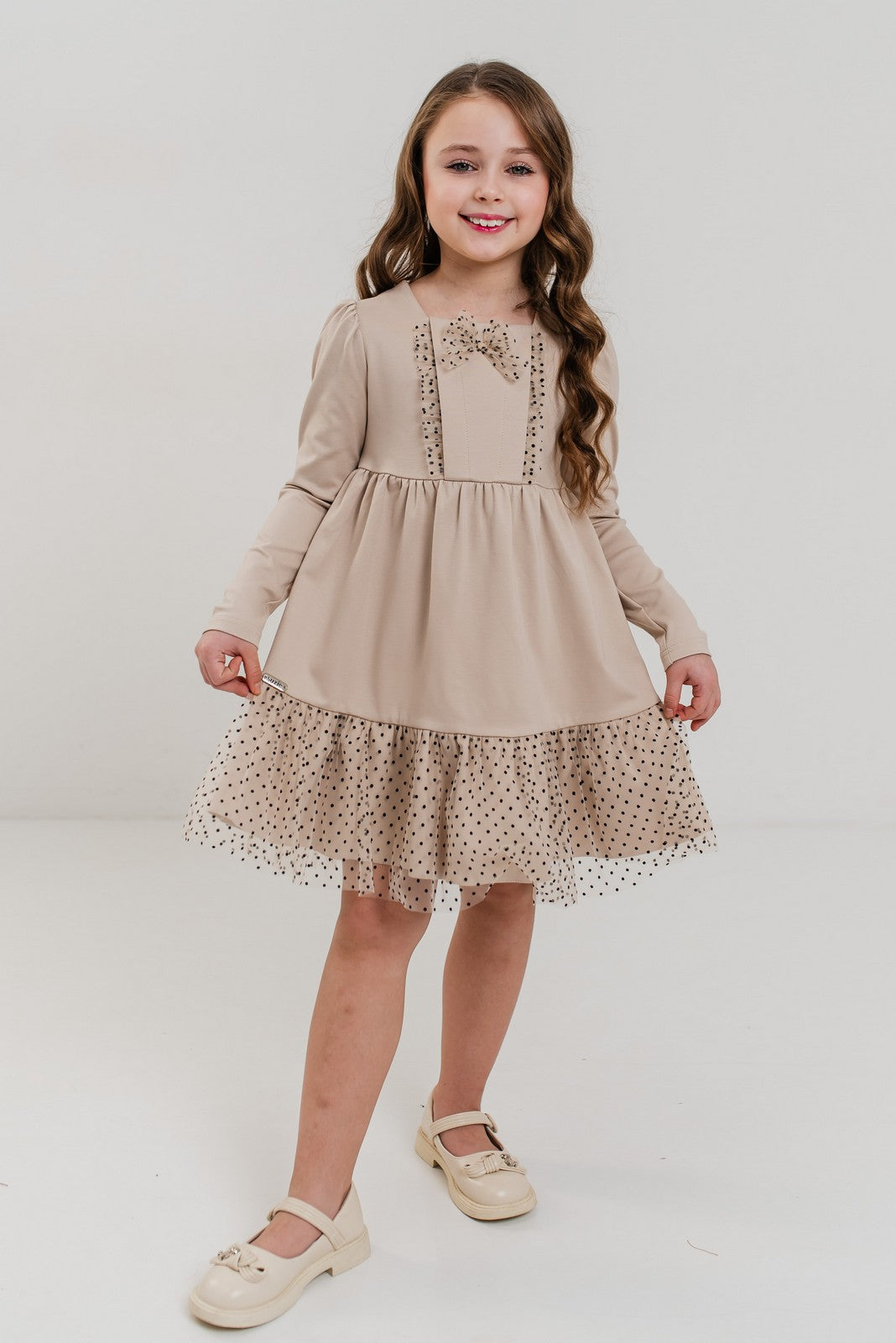 Rochie Radeyah,bej