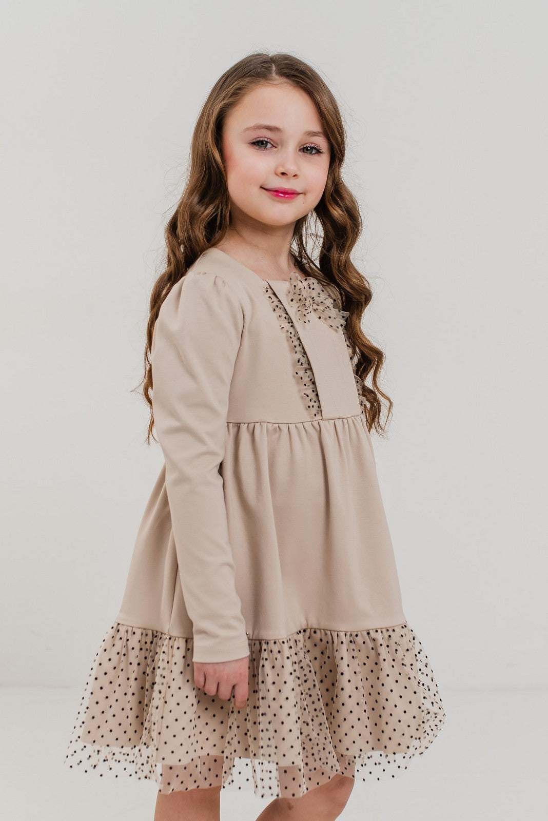 Rochie Radeyah,bej